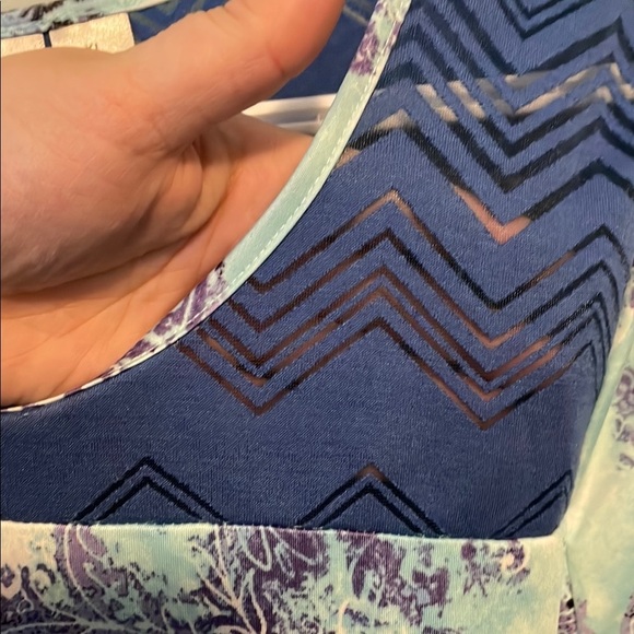 EUC XL Cato Women's Blue Paisley Top - Picture 3 of 4